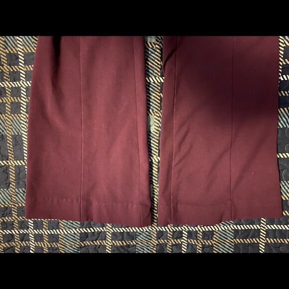 🌺3 for $30🌺Victoria’s Secret, Maroon Pants, size 4. (J06) - Picture 4 of 6